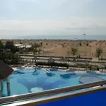 Seaside Bliss- Flat With View On The Pool Apartamento *