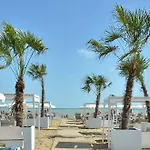 Apartamento Seaside Bliss- Flat With View On The Pool
