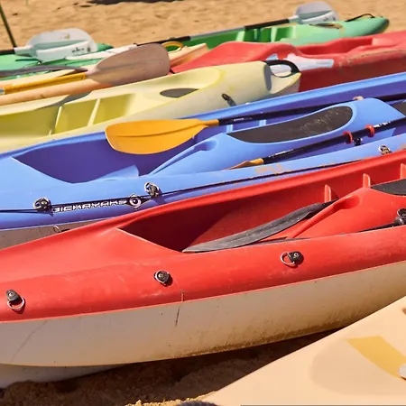 Seaside Bliss- Flat With View On The Pool 비비오네