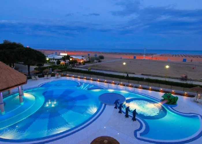 Seaside Bliss- Flat With View On The Pool 아파트 *