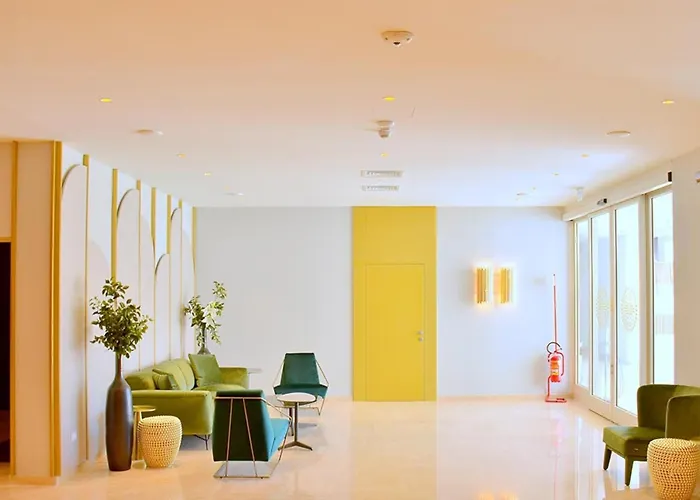 Seaside Bliss- Flat With View On The Pool 아파트 *