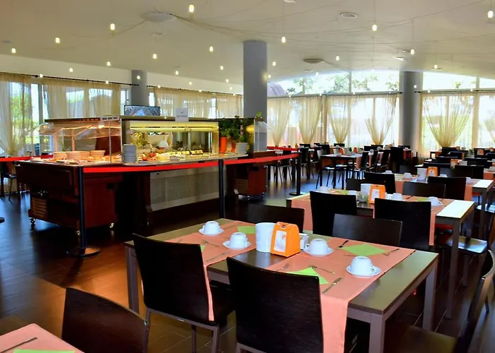 Seaside Bliss- Flat With View On The Pool 비비오네