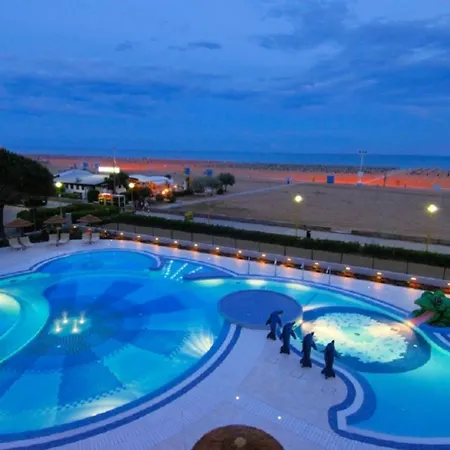 Seaside Bliss- Flat With Lovely Views Διαμέρισμα *