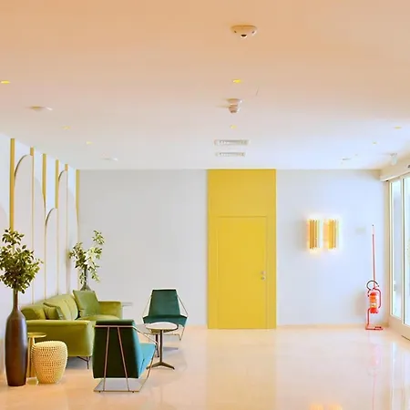 Seaside Bliss- Flat With View On The Pool Lägenhet *