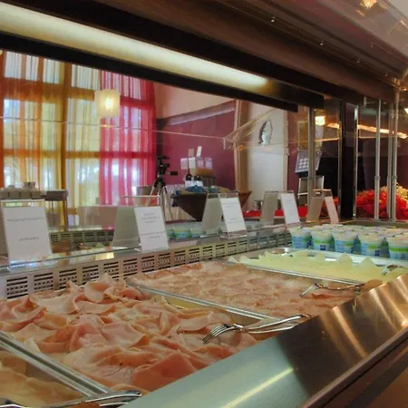 Seaside Bliss- Flat With View On The Pool Bibione