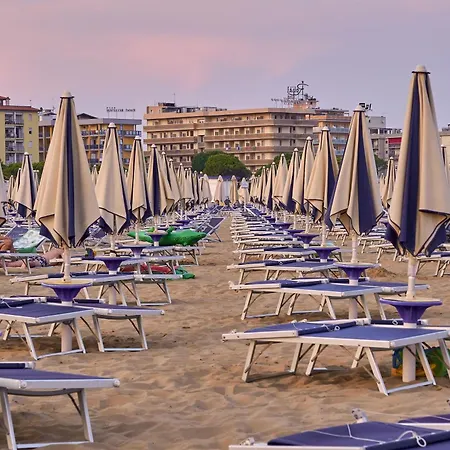 Seaside Bliss- Flat With Lovely Views Διαμέρισμα Μπιμπιόνε