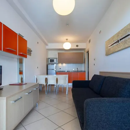 Seaside Bliss- Flat With Lovely Views