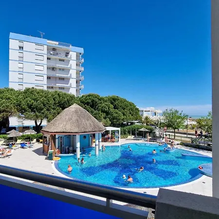 Seaside Bliss- Flat With Lovely Views *