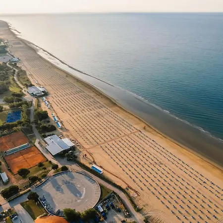 Seaside Bliss- Flat With Lovely Views *